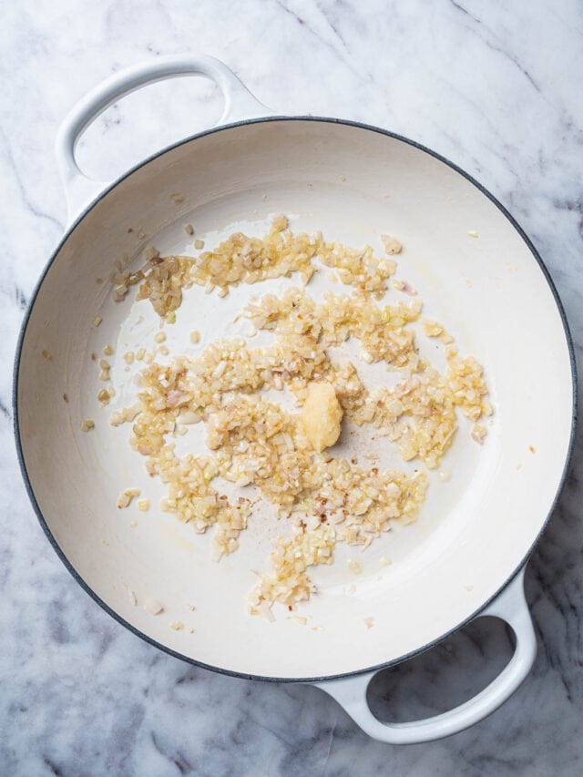 Cheese Tortellini With Spinach And Creamy Wine Sauce | Nim Pairings