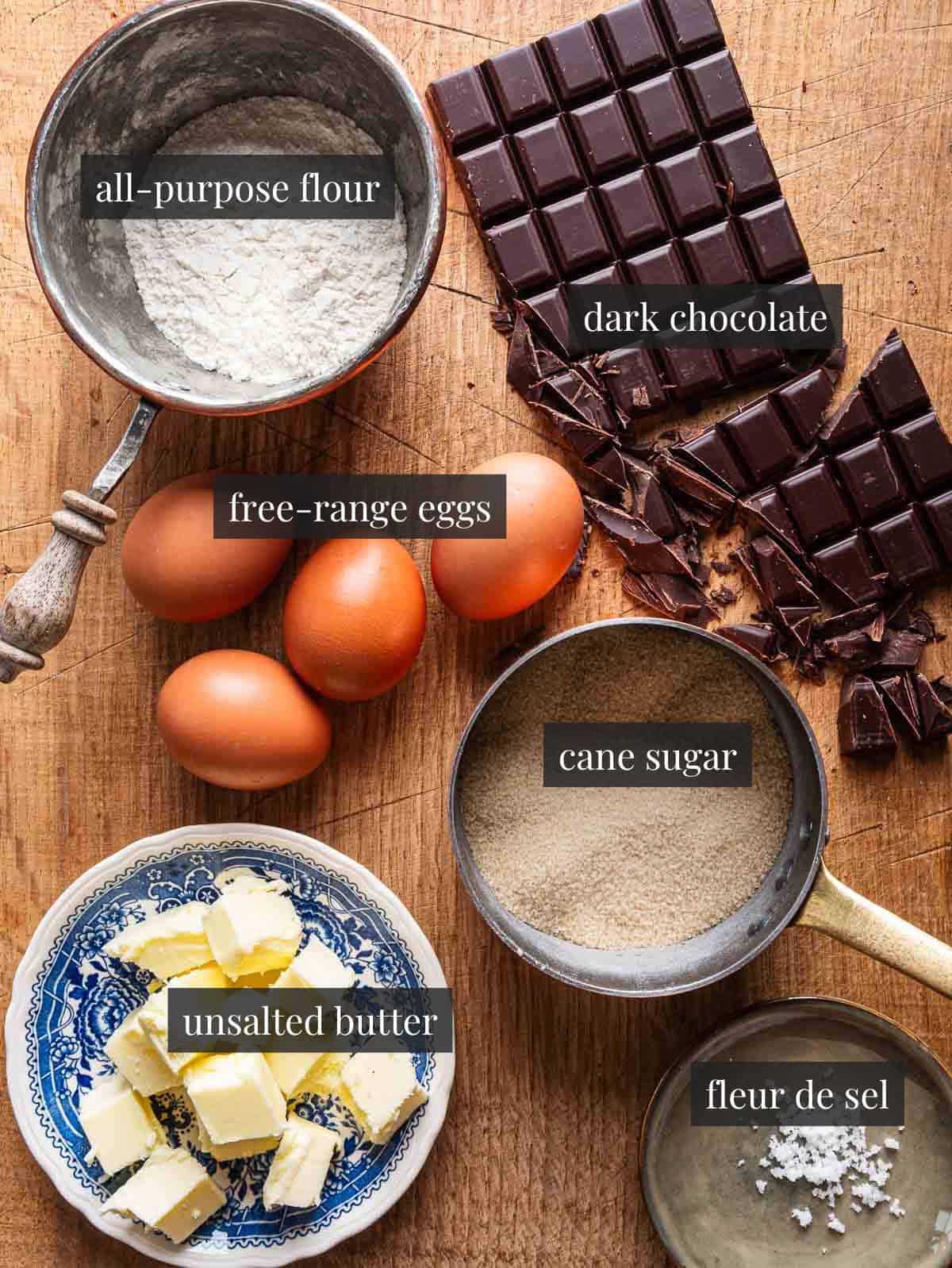 Dark chocolate, eggs, cane sugar, flour, butter and fleur de sel.